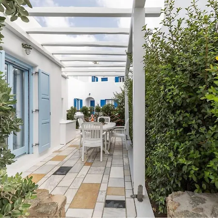 Ivi Mykonean * Ornos (Mykonos)