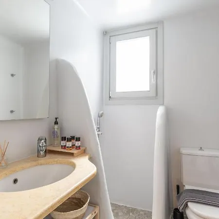 Ivi Mykonean Suites Ornos